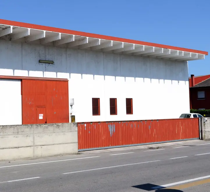 Il capannone dell'azienda