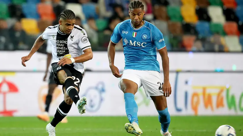 Udinese's Souza Brenner (L) and Napoli's Jens Cajuste in action during the Italian Serie A soccer match Udinese Calcio vs SSC Napoli at the Friuli - Dacia Arena stadium in Udine, Italy, 6 May 2024. ANSA / GABRIELE MENIS