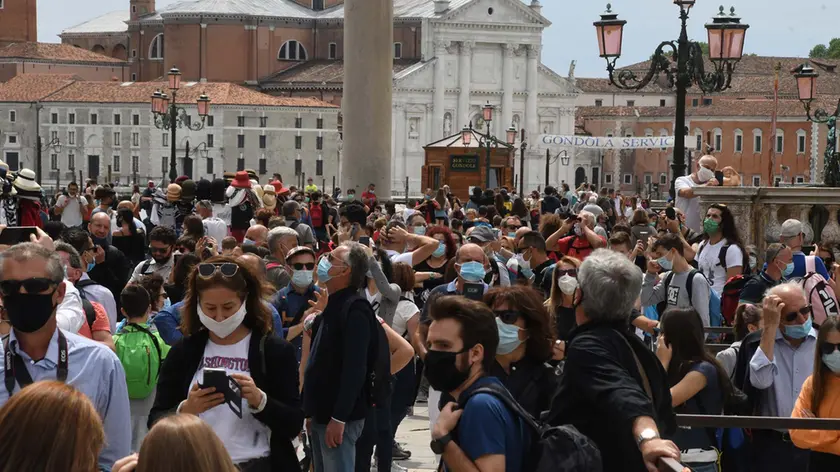 Un assembramento a Venezia