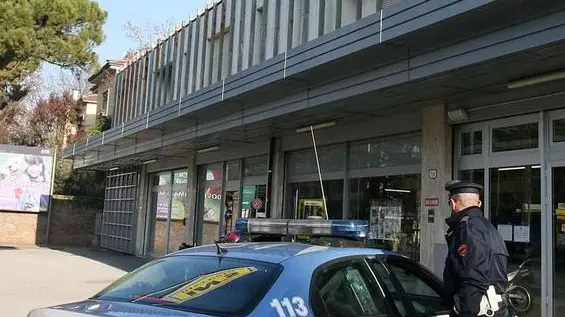 BARON - VOLANTE POLIZIA DAVANTI INS VIA ASPETTI