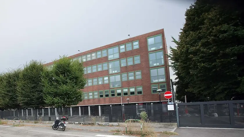 BASCHIERI - AGENZIA BIANCHI - ESTERNO VIA GRADENIGO