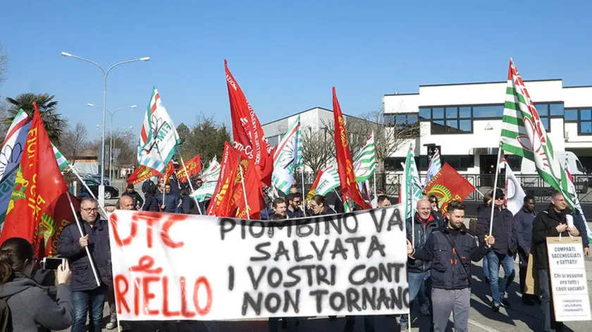 BELLUCO - FOTOPIRAN - PIOMBINO DESE - CORTEO DIPENDENTI RIELLO