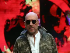 Il cantante Mario Biondi durante il programma Rai "Woodstock - Rita Pavone racconta". ANSA/MATTEO BAZZI