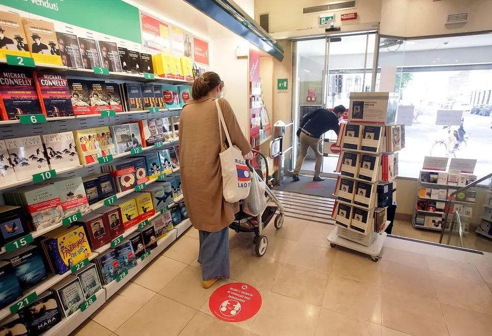 MARIAN -AGENZIA BIANCHI-PADOVA - APERTURA FELTRINELLI