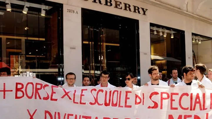 Interpress/Mazzega Pellicani Venezia, 29.05.2014.- P.zzo FerroFini, Regione Veneto. protesta dei Medici praticandi di Padova e Verona