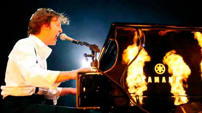 Paul McCartney On The Run tour
