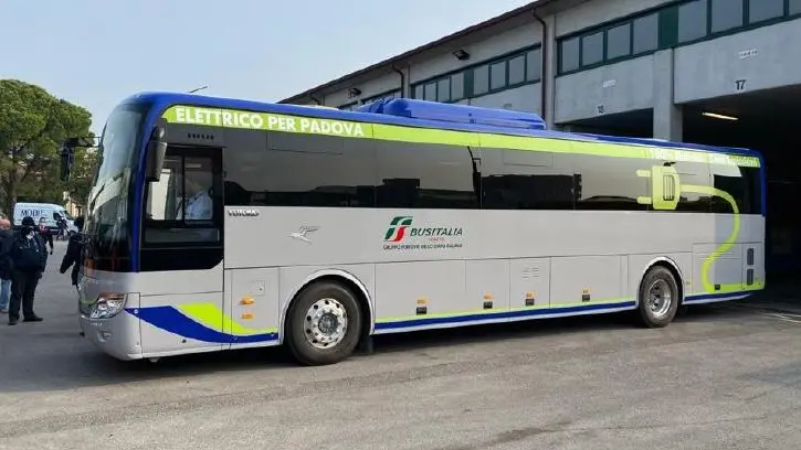 Uno dei due mezzi Yutong acquistati due anni fa da BusItalia e che operano nelle linee extraurbane