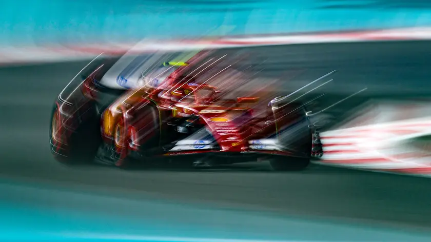 epaselect epa11762324 Scuderia Ferrari driver Carlos Sainz Jr. of Spain in action during the Qualifying for the Formula One Abu Dhabi Grand Prix, in Abu Dhabi, United Arab Emirates, 07 December 2024. The 2024 Formula One Abu Dhabi Grand Prix is held on the Yas Marina Circuit racetrack on 08 December. EPA/ALI HAIDER