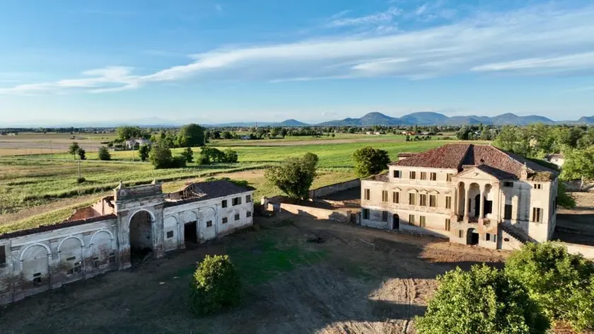 Una veduta aerea di Villa Grompo-Pigafetta (foto di Emanuele Cusin)