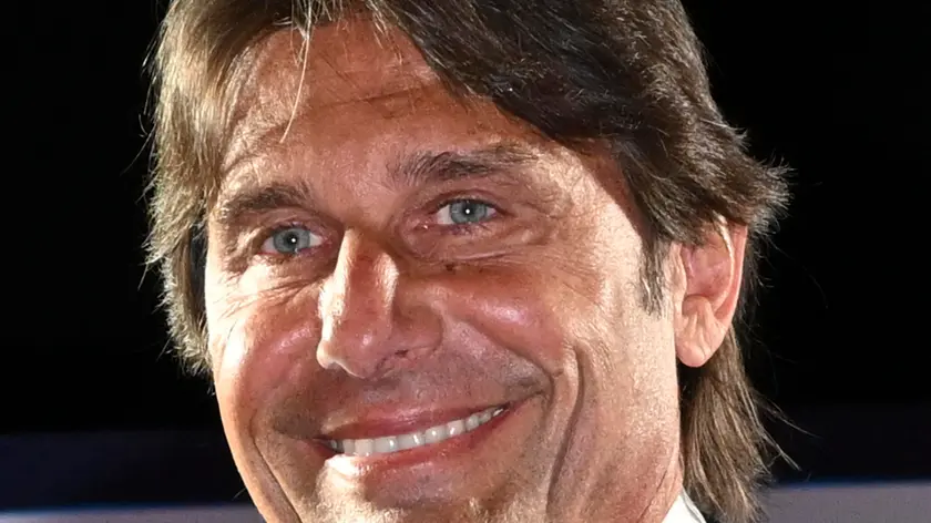 Antonio Conte, nuovo allenatore del Napoli ed il presidente Aurelio De Laurentiis alla conferenza stampa di presentazione nel Teatrino di Corte del Palazzo Reale di Napoli, 26 giugno 2024. /// Antonio Conte, new coach of Napoli, at the presentation press conference in Naples, Italy, 26 June 2024. ANSA/ CIRO FUSCO