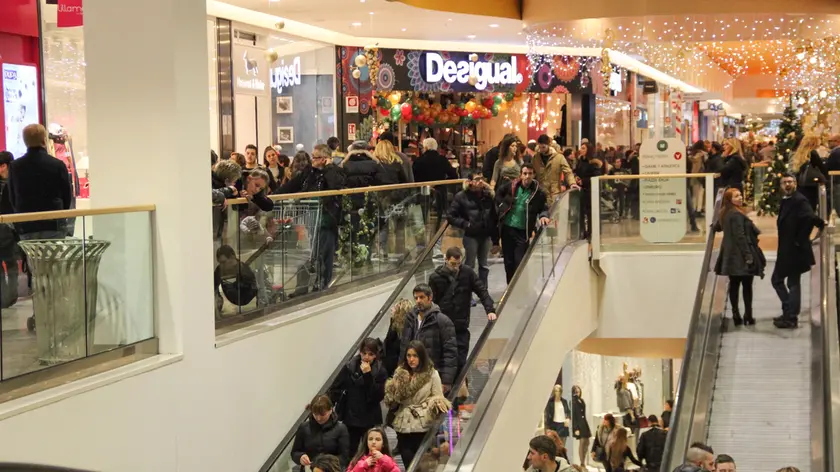 Shopping natalizio all'Auchan