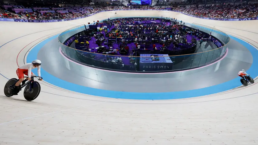 epa11527950 Marlena Karwacka, Urszula Los and Nikola Sibiak of Poland in action during the Women's Team Sprint qualifying of the Track Cycling events in the Paris 2024 Olympic Games, at Saint-Quentin-en-Yvelines Velodrome in Saint-Quentin-en-Yvelines, France, 05 August 2024. EPA/ERIK S. LESSER