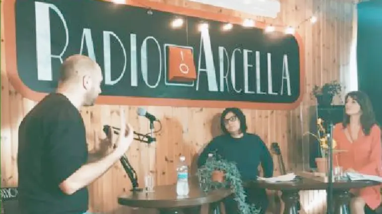 Le immagini dello studio di RadioArcella che ha debuttato giovedì mattina e che intende dare voce al quartiere