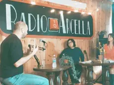 Le immagini dello studio di RadioArcella che ha debuttato giovedì mattina e che intende dare voce al quartiere