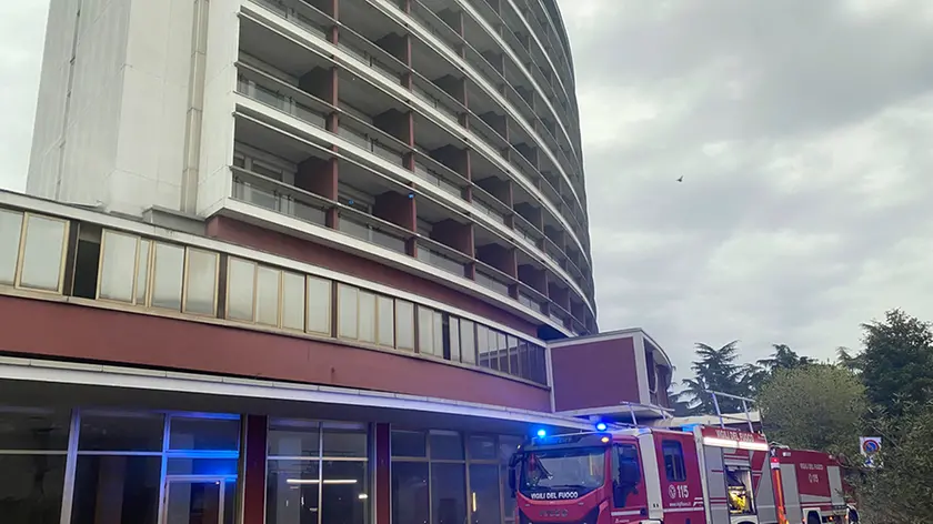 MORSEGO - FOTOPIRAN - MONTEGROTTO - INCENDIO HOTEL BERTHA