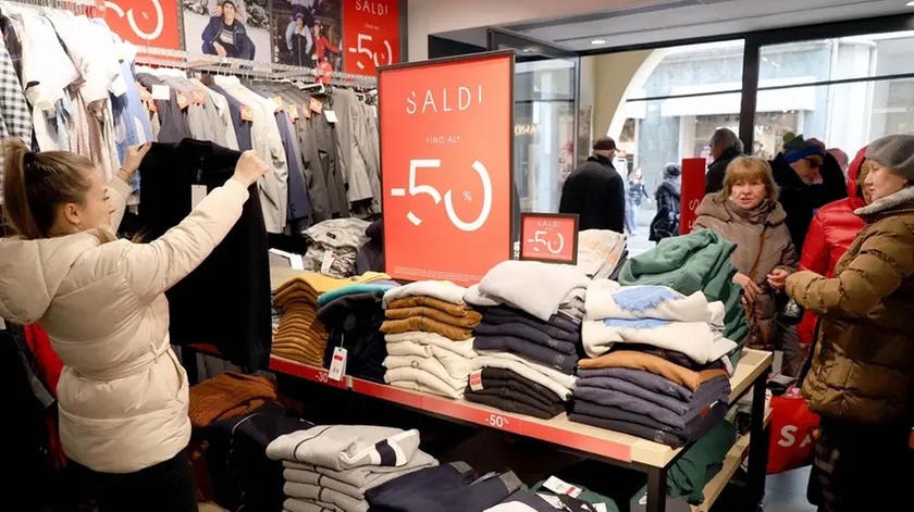TOME' - AGENZIA BIANCHI - PADOVA - SALDI