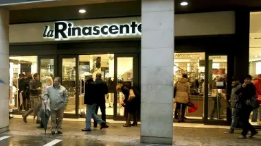 LA RINASCENTE. Il grande magazzino sul listòn