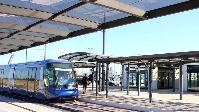 PD 12 aprile 2006 G.M...Stazione metrobus alla Guizza..(TOSATTO) Stazione metrobus alla Guizza (TOSATTO)