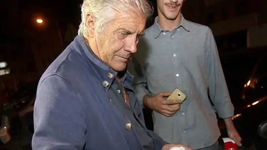 PRANDI - AGENZIA BIANCHI - PADOVA - PRESENTAZIONE LIBRO GIACOMO AGOSTINI. MENTRE AUTOGRAFA UNA MOTO