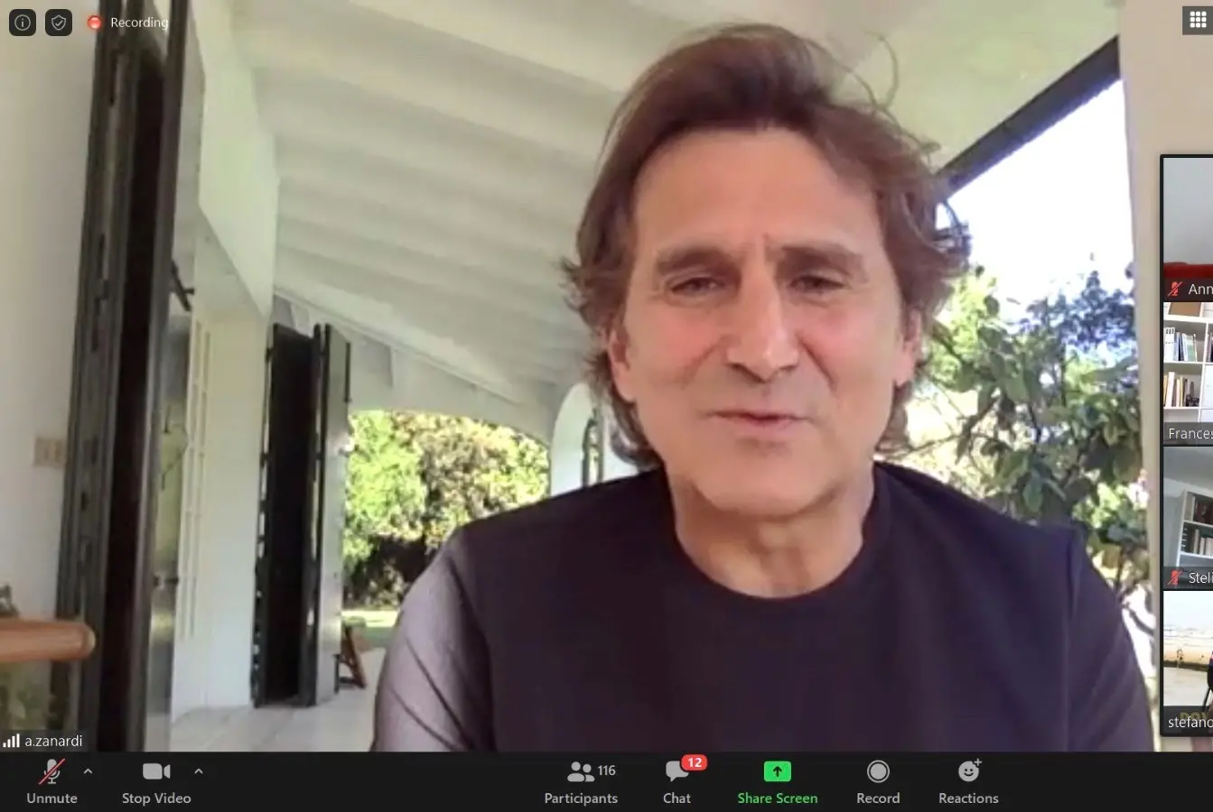 Il saluto di Alex Zanardi prima della partenza della staffetta