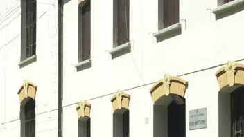 PD 01 agosto 2003 G.M. Torresino , Polizia Municipale ferma uomo che minaccia con un coltello passanti e gestori dell'asilo notturno (PIEROBON) Uomo con coltello - PIEROBON