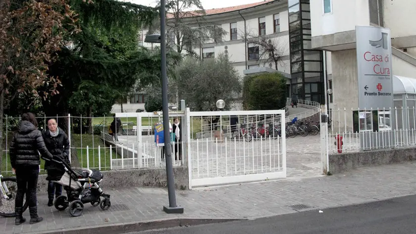 MALAGOLI.CODA CASSA TIKET CASA DI CURA ABANO