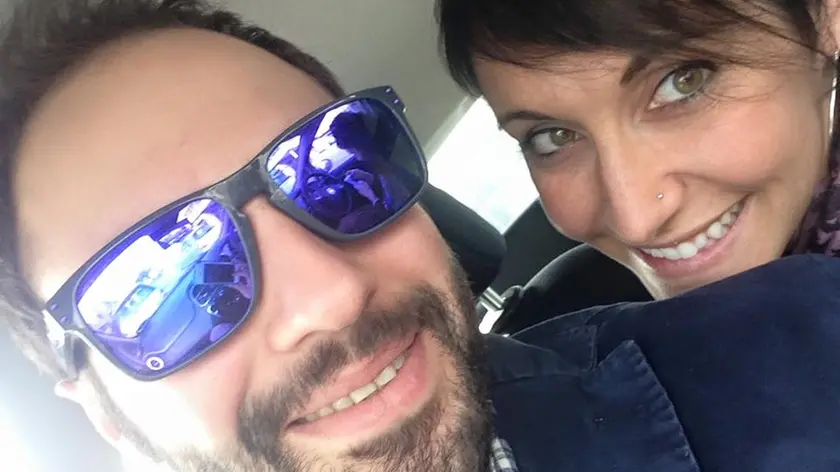 Lorenzo ed Erica in una foto su Facebook