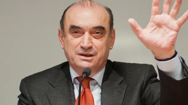 Il Direttore del Corriere delle Alpi Omar Monestier presenta il libro "Tassati e Maziati" di Giusepe Bortolussi segretario cgia di Mestre