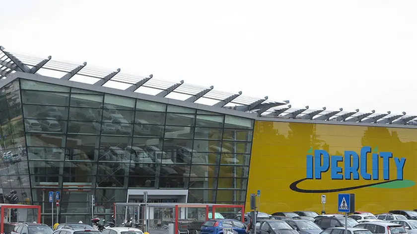 BELLUCO-FOTO PIRAN-ALBIGNASEGO CENTRO COMMERCIALE IPERCITY