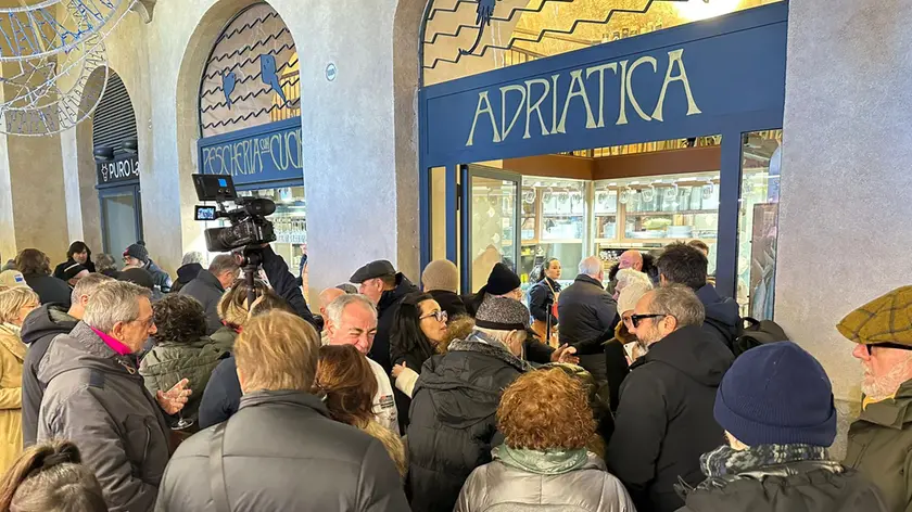 L'inaugurazione del nuovo ristorante Adriatica Pescheria, di sotto Al Salone, davanti alla Bottega Veneta