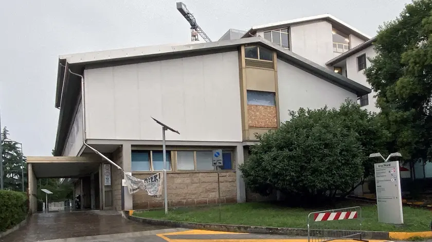 LIVIERI -AGENZIA BIANCHI-PADOVA - PALAZZINA CHIRURGIA PEDIATRICA