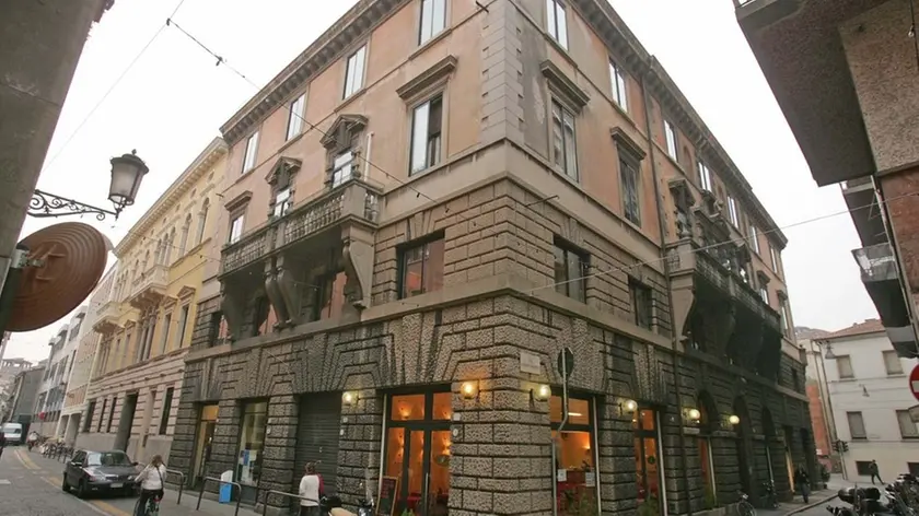 TOSATTO G.M. PALAZZO MARZARI VIA ANGHINONI -