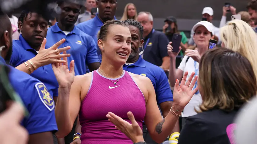 epa11592524 Aryna Sabalenka of Belarus makes her way to her box after winning her finals match between Jessica Pegula of the United States (unseen) during the US Open Tennis Championships at the USTA National Tennis Center in Flushing Meadows, New York, USA, 07 September 2024. The US Open runs from 26 August through 08 September. EPA/SARAH YENESEL