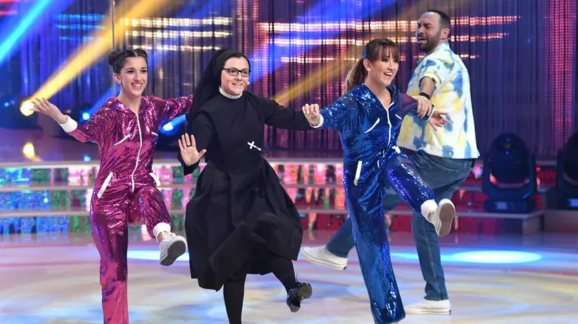 30/03/2019 Roma. Rai, prima puntata della trasmissione televisiva Ballando con le Stelle, nella foto suor Cristina con Stefano Oradei e le due ballerine supporter Giulia Antonelli e Jessica De Bona