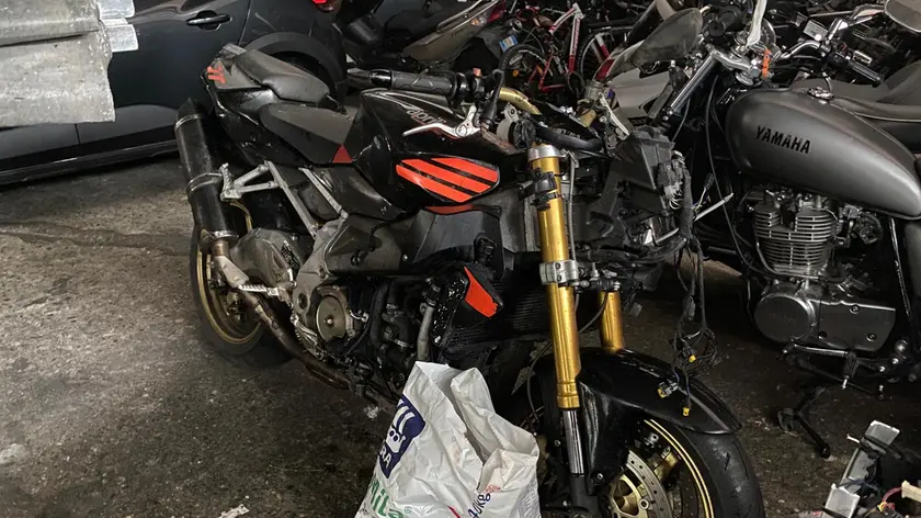 La moto su cui ha perso la vita Pierpaolo Salmaso (foto Nicola Fossella/Agenzia Bianchi)