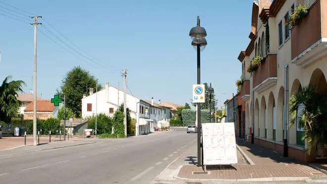 22 Luglio 2013 Agna, Via Aldo Moro.Sequestro di Albano Zanellato.Nella foto: il luogo dove è stato investito Albano Zanellato.