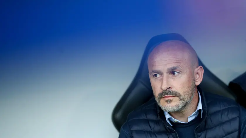epa11273051 Fiorentina's head coach Vincenzo Italiano prior to the UEFA Europa Conference League quarter-finals, 1st leg soccer match between Viktoria Plzen and ACF Fiorentina, in Plzen, Czech Republic, 11 April 2024. EPA/MARTIN DIVISEK