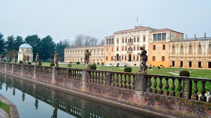 Italy, Veneto, Piazzola sul Brenta, Villa Contarini by Andrea Palladio Architect