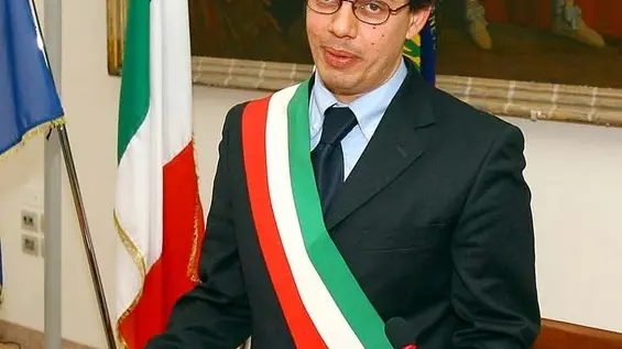 PD 08 aprile 2006 G.M. Naccarato celebra matrimoni (SALMASO) Naccarato celebra matrimoni (SALMASO)