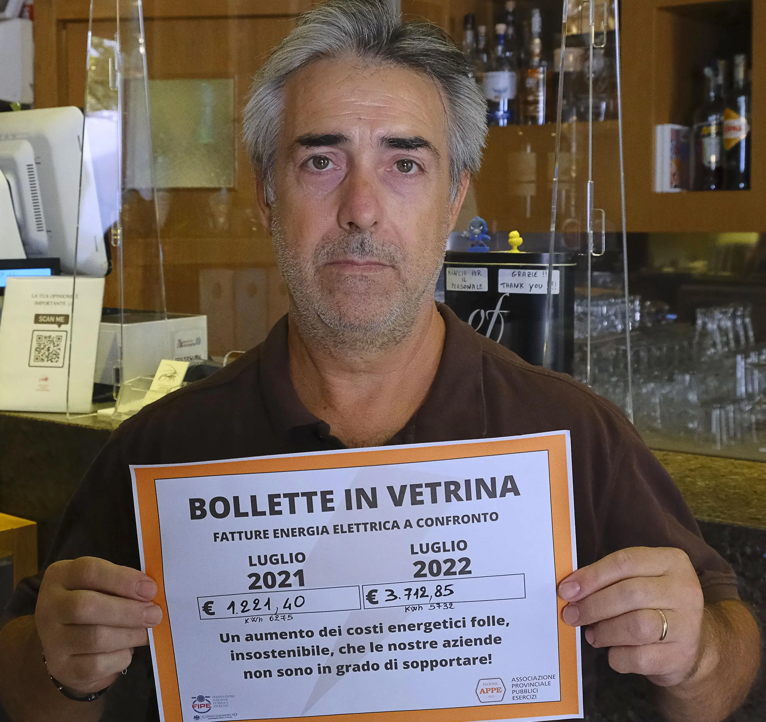 Luigi Colluto, titolare della pizzeria S’Aligusta, a luglio 2021 aveva pagato 1.121,40 euro di energia e lo scorso luglio si è ritrovato a pagare 3.712,85 euro