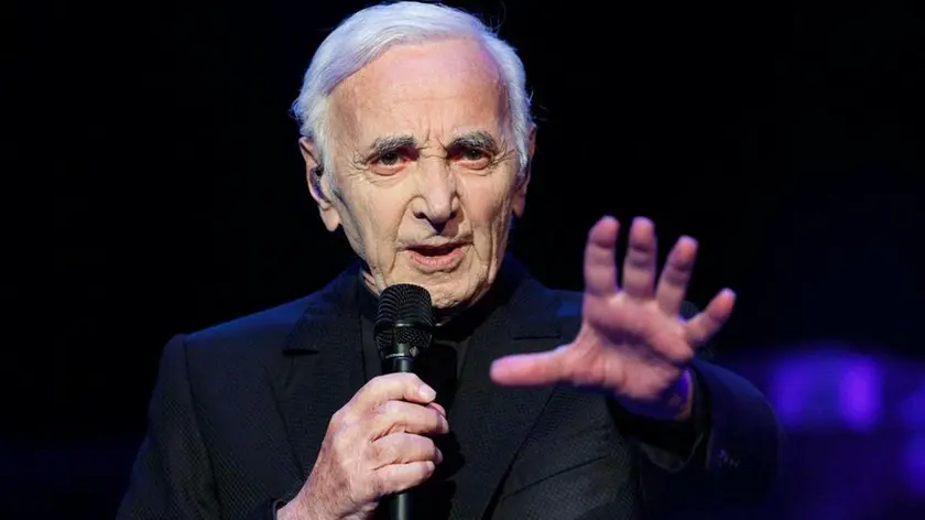 Il cantante francese di origini armene, Charles Aznavour, in una foto diffusa il 1 ottobre 2018. E' morto all'età di 94 anni. ANSA/ MUSICAPERROMA - UFFICIO STAMPA ++HO- NO SALES EDITORIAL USE ONLY++