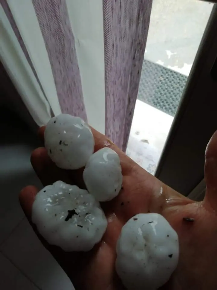 La grandine di Cologna Veneta (foto di Cristina Gugole pubblicata sul gruppo BPP Meteo - Bassa Pianura Padana)