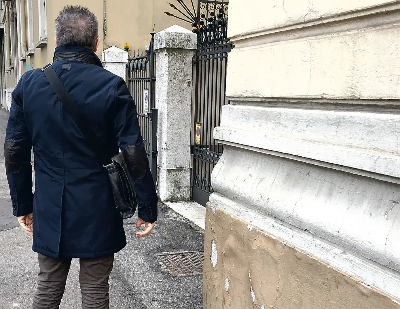 Un'immagine recente (di spalle) di Maniero