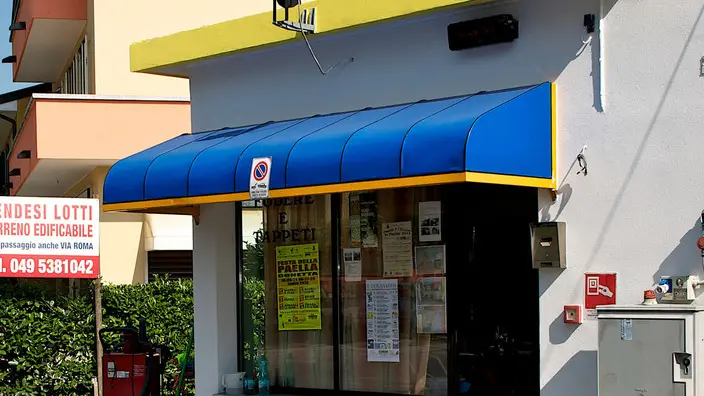 22 Luglio 2013 Agna, Via Aldo Moro.Sequestro di Albano Zanellato.Nella foto: il distributore dove si e? rifugiato Albano Zanellato