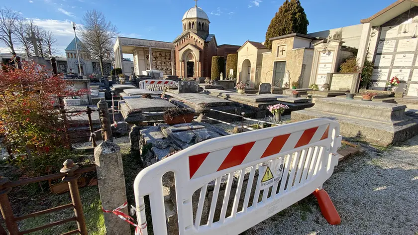 BASCHIERI - FOTOPIRAN - ABANO TERME - DANNI TOMBE CINITERO