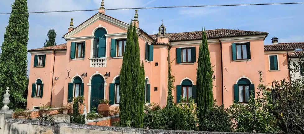 Cinto Euganeo (PD), 10.10.2014 Villa Rodella il giorno dopo la scarcerazione di Giancarlo Galan. ph. Zangirolami. Nella foto: villa rodella