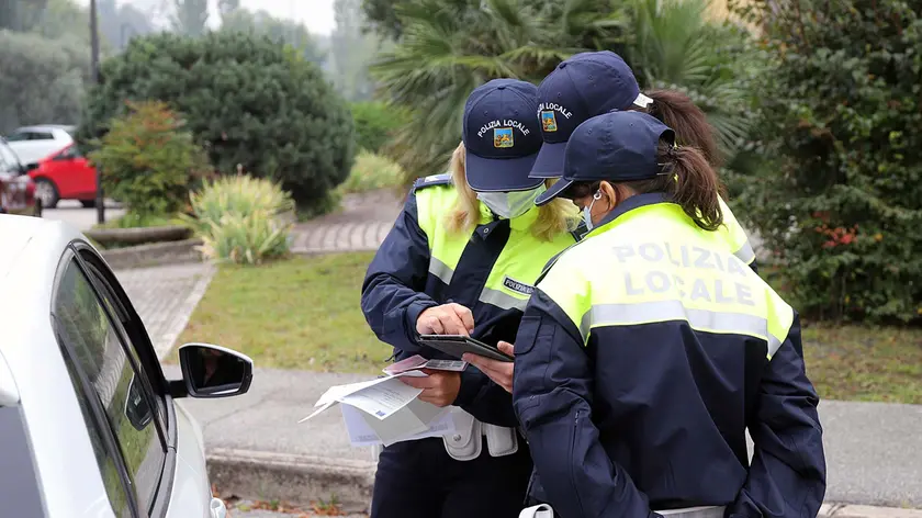 TOME' - AGENZIA BIANCHI - PADOVA - CONTROLLI SMOG VIA ARMISTIZIO