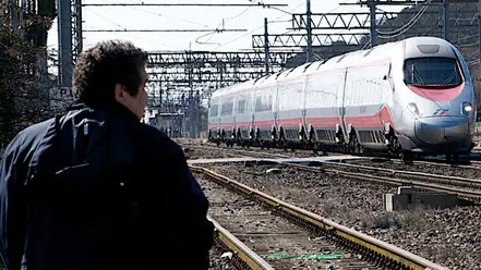 monselice 24/02/2014 ragazza di 15 anni finisce sotto un treno e perde un arto nella foto : il passaggio di un trano vicino al luogo dell'impatto ph zangirolami