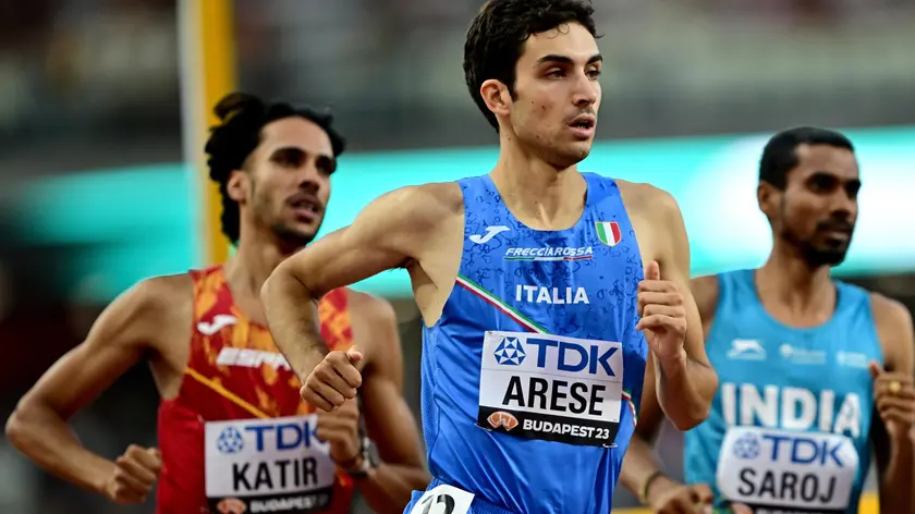 epa10807856 Pietro Arese of Italy competes in the Men's 1500m Heats at the World Athletics Championships Budapest, Hungary, 19 August 2023. EPA/CHRISTIAN BRUNA