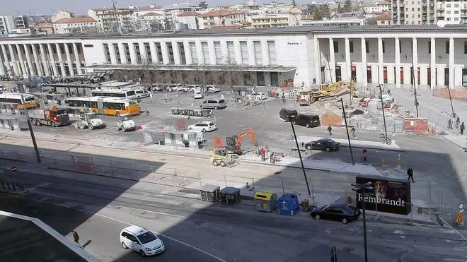 CARRAI - LAVORI PIAZZALE STAZIONE